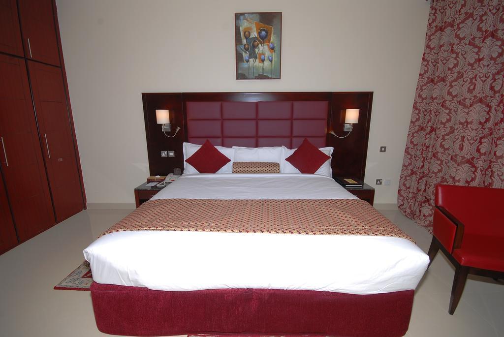 Ramee Rose Hotel Apartments Abu Dhabi Exteriör bild