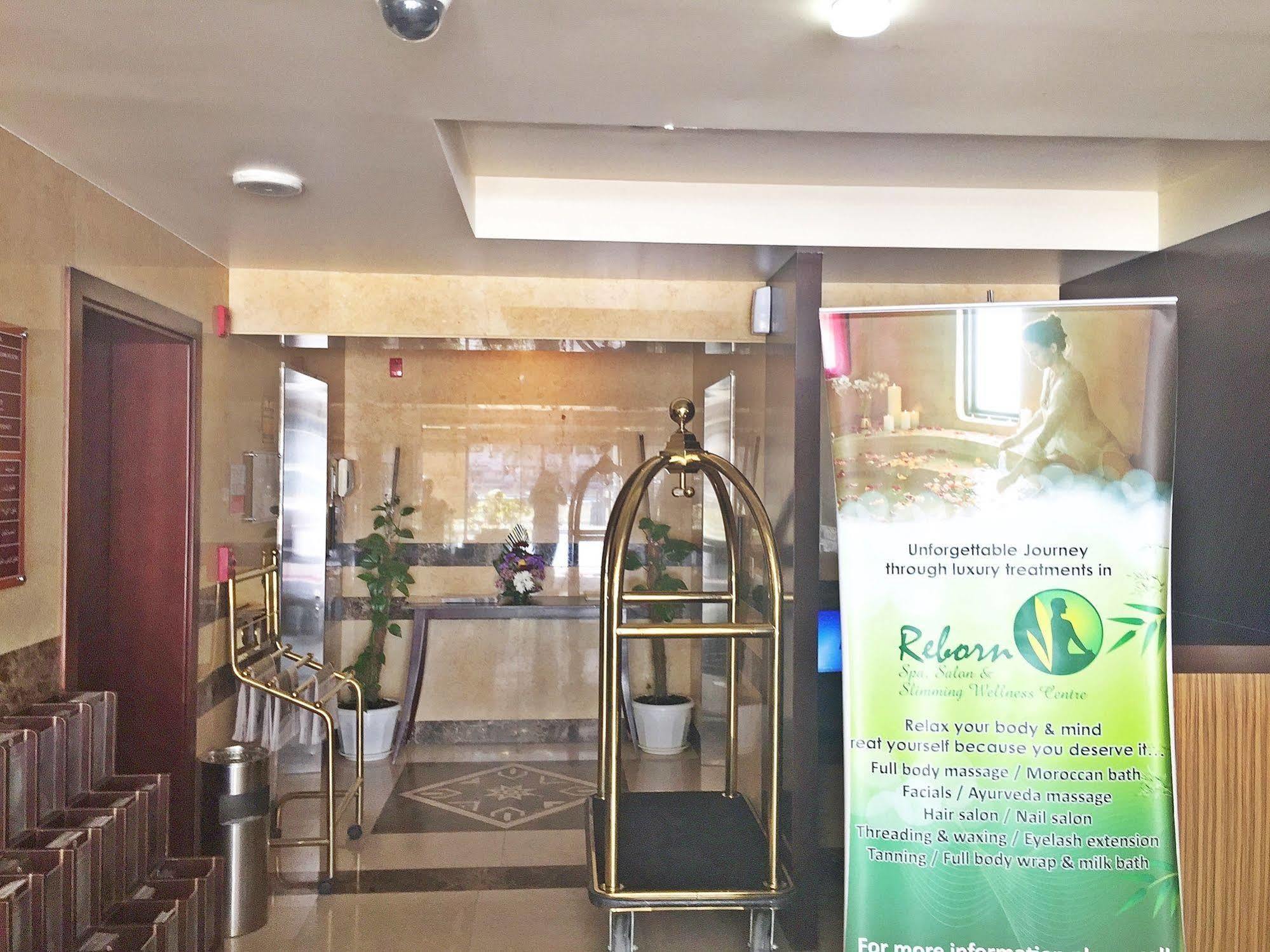 Ramee Rose Hotel Apartments Abu Dhabi Exteriör bild